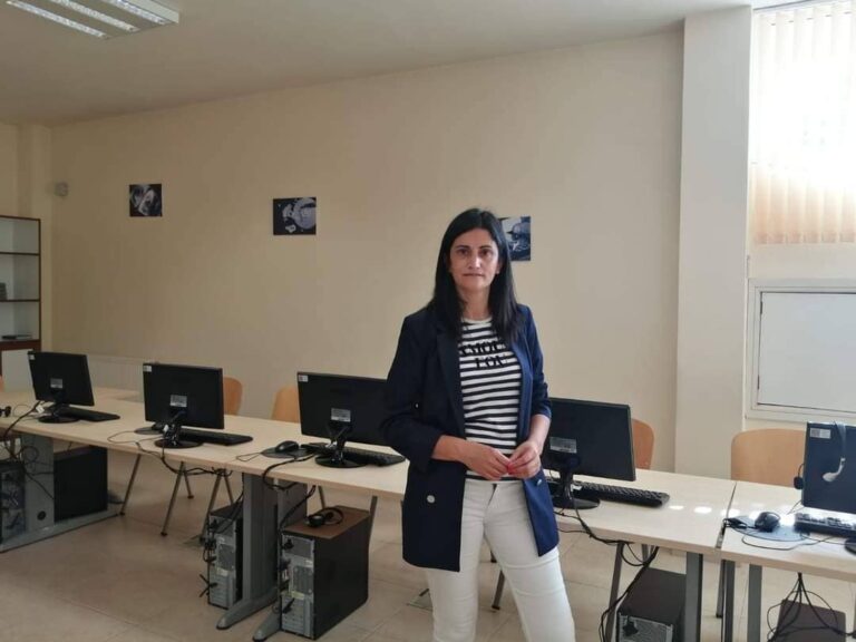 Salceda formará a persoas desempregadas para mellorar o seu perfil