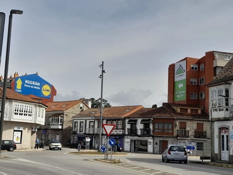 Lucenza – Ateneo de Nigrán denuncia o impacto paisaxístico dos grandes anuncios publicitarios