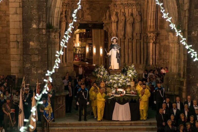 Tui despediu unhas multitudinarias festas de San Telmo