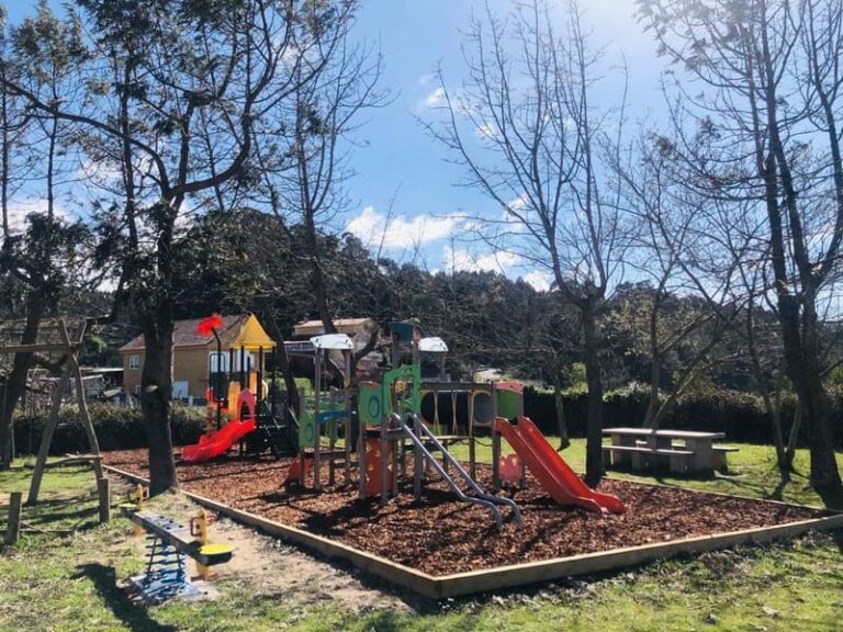 Baiona estrea novo parque infantil próximo ao CEIP Fontes Baíña