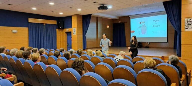 O Centro de Saúde de Covelo explica como utilizar a aplicación É-Saúde para pedir citas e realizar xestións co SERGAS