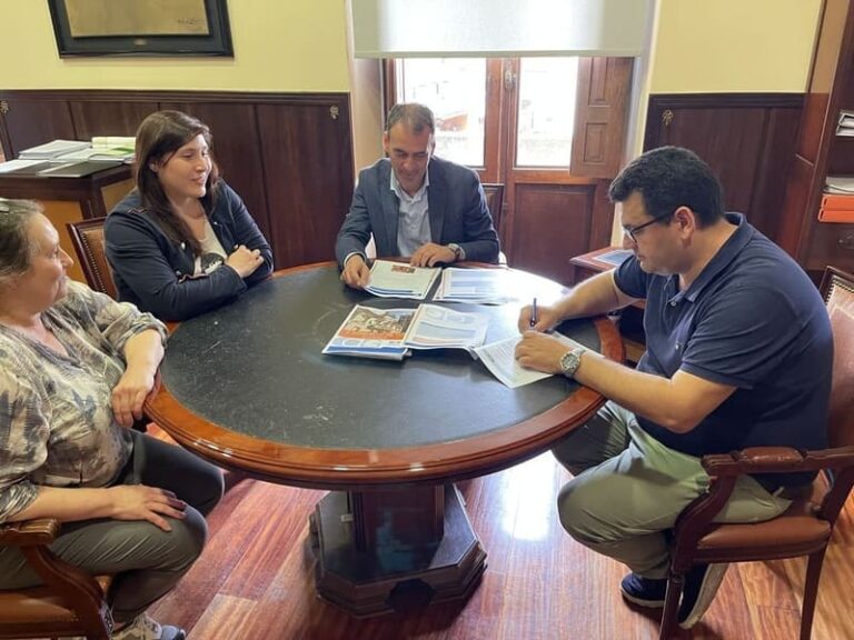 Tui traballa para facer as instalacións municipais máis accesibles