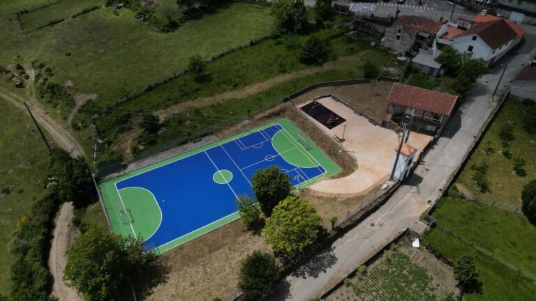 Covelo mellorará a pista polideportiva e creará unha área de lecer en Paraños