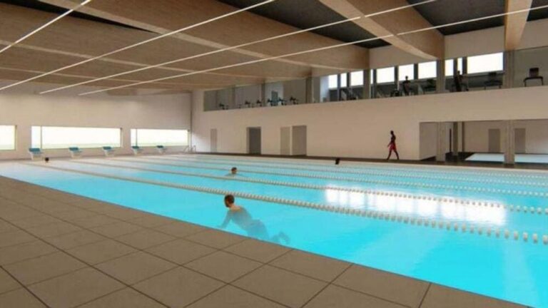 Antonio Lomba considera “unha prioridade” a renovación integral da piscina municipal da Guarda no vindeiro mandato