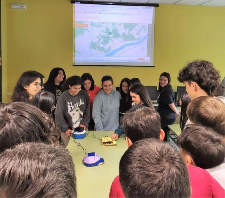 O IES Antón Alonso Ríos sitúa a Tomiño no mapa europeo de divulgación de robótica e programación