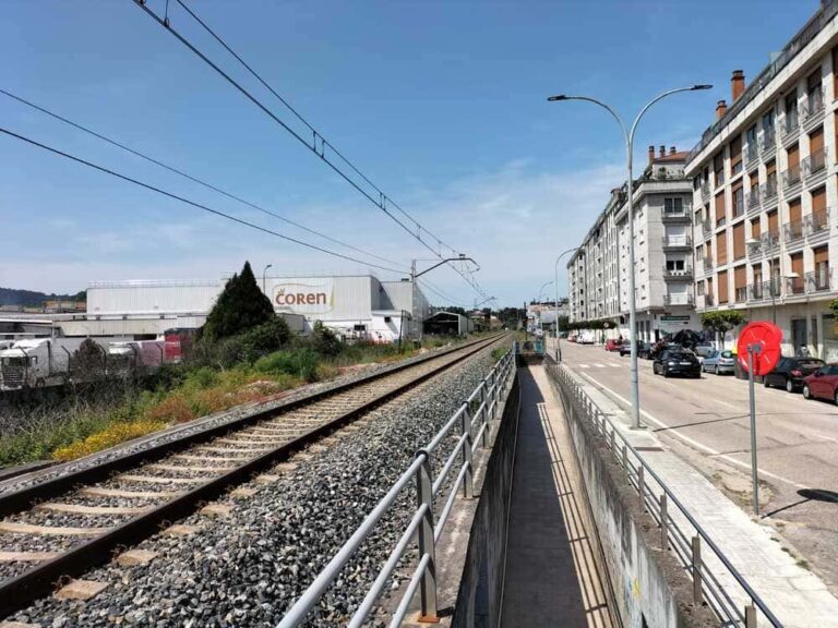 Adxudicada a obra de acondicionamento da vía paralela á liña ferroviaria no Porriño