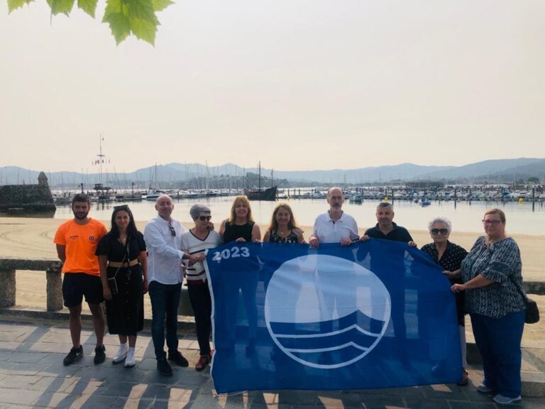 O Concello de Baiona iza a bandeira azul en cinco das súas praias
