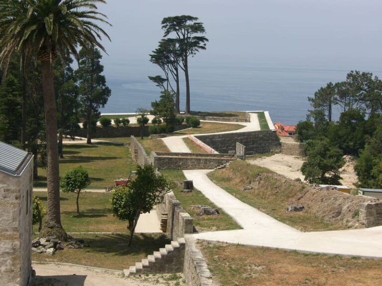 O acceso ao Castelo de Santa Cruz terá unha transformación paisaxística