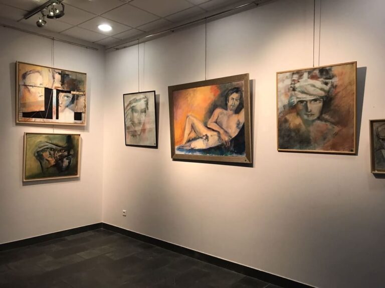 Inaugurada na Guarda a exposición de pinturas “Remando ao vento”