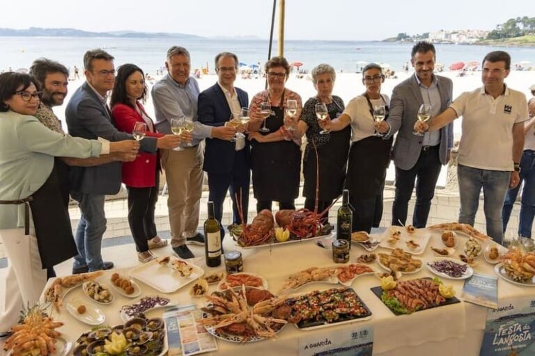 A Guarda presenta en Sanxenxo a XXXI Festa da Langosta e da Cociña Mariñeira