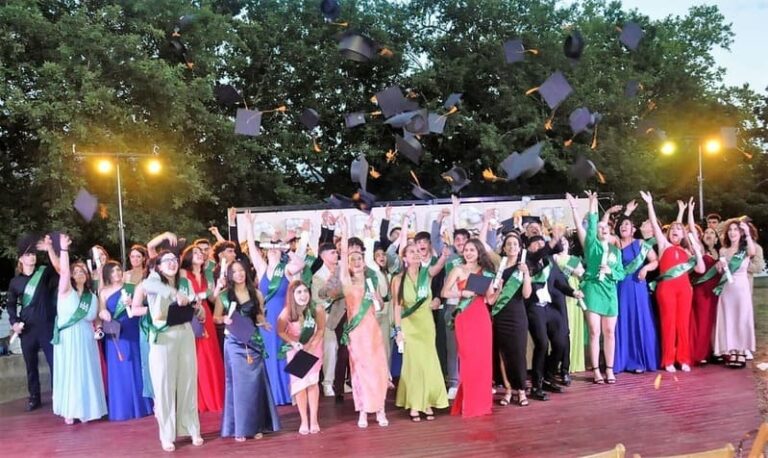 Tarde de emocións e talento na graduación do alumnado do IES Antón Alonso Ríos