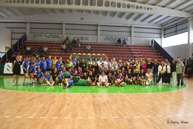 O balonmán solidario triunfa en Redondela