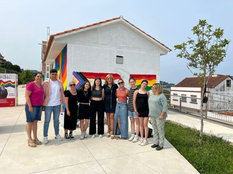 Redondela crea un mural para o acto institucional do Día do Orgullo LGTBIQ+