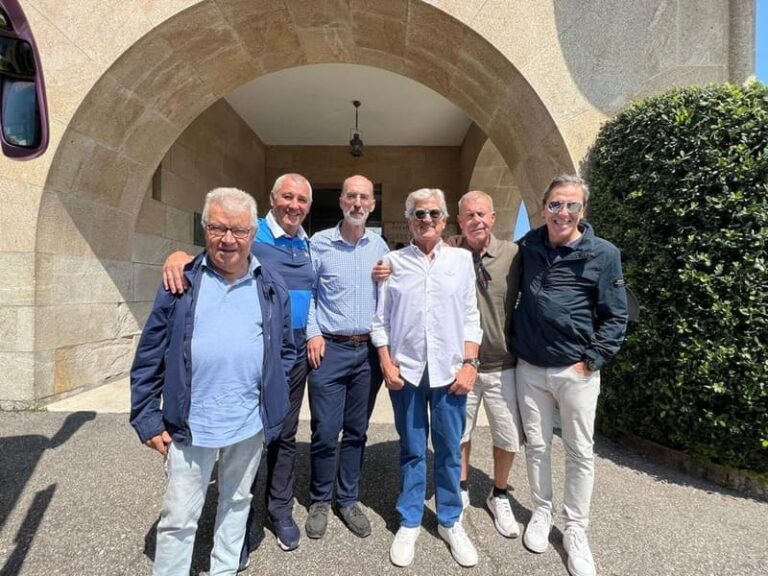 Pepe Domingo Castaño e o seu equipo da COPE visitan Baiona