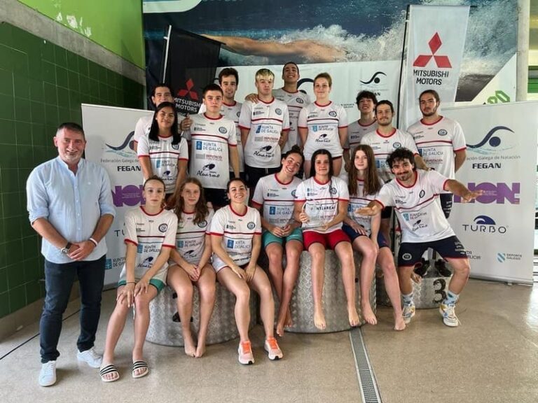 O Club Natación Ponteareas campión galego absoluto