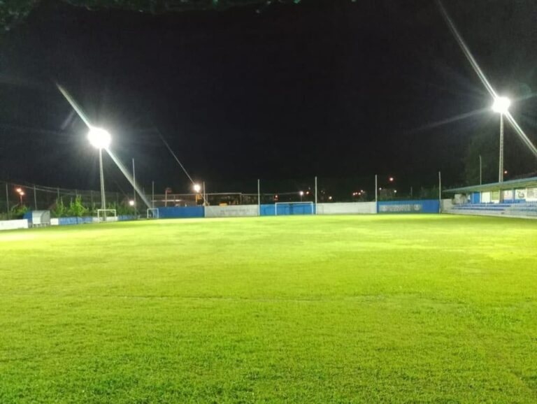 Renovada a iluminación do campo de fútbol de Guillarei con tecnoloxía led