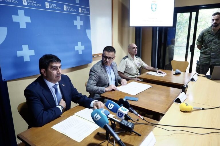 O Delegado do Goberno en Galicia reitera que “para este Goberno non hai límite de medios na resposta diante dun incendio forestal”