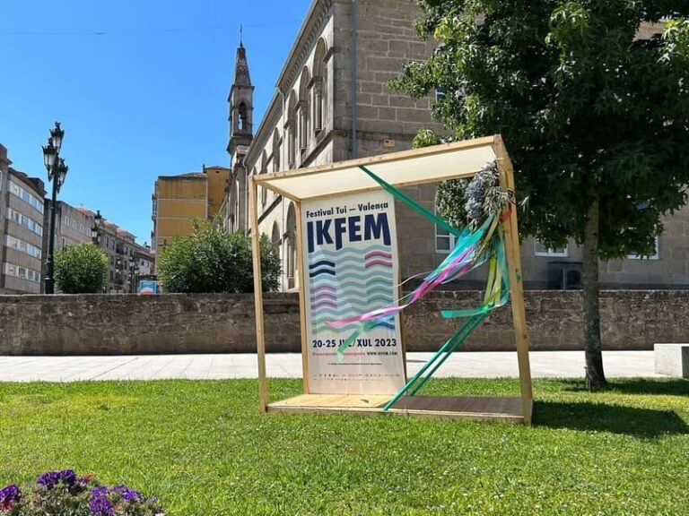 Música ao aire libre coa programación “Tui, verán na rúa”