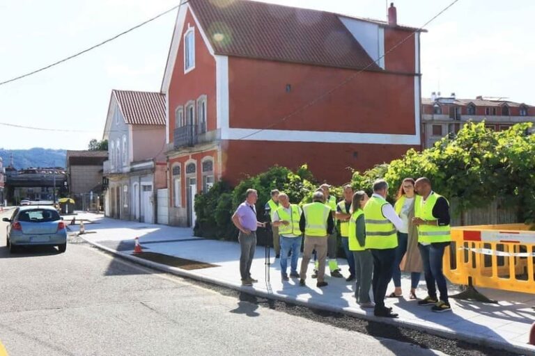 Avanzan a bo ritmo as obras de humanización das rúas Bos Aires e Progreso