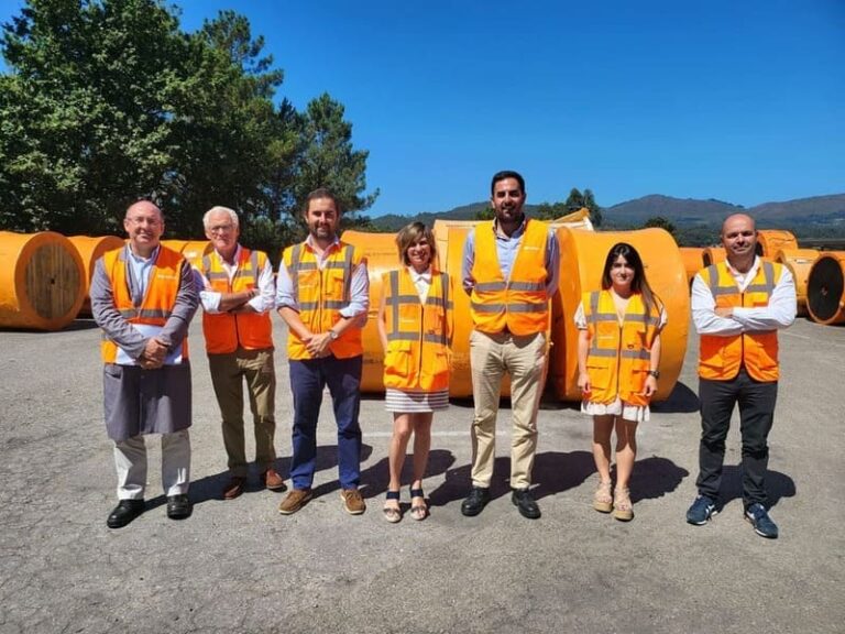 Nava Castro visita as instalacións da empresa Kauman no 40 aniversario