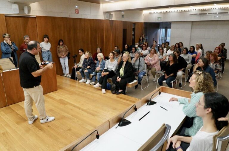 ‘Galegas dixitais’ forma a 25 mulleres en Tomiño