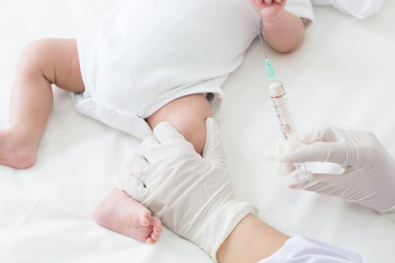 Galicia comeza a inmunización dos bebés contra o Virus Respiratorio Sincitial