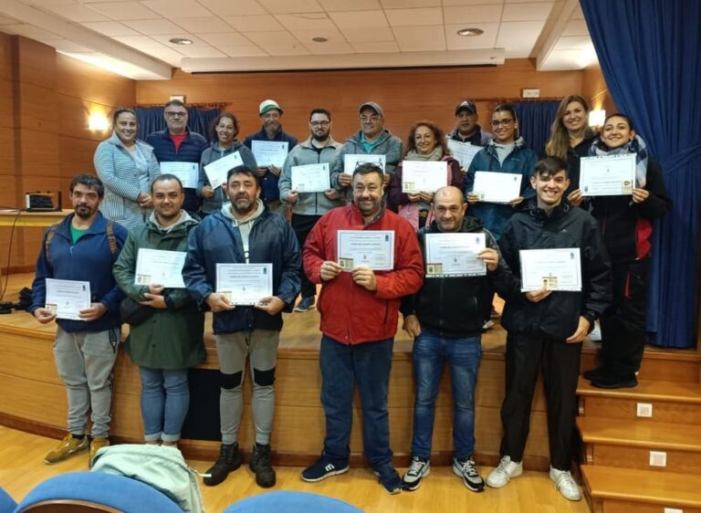 Entrega de diplomas do curso de carretillas elevadores do VII Plan de Formación do Concello de Covelo