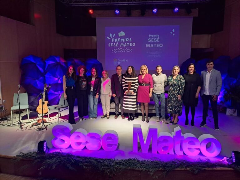 Redondela homenaxea a Sesé Mateo na gala do seu premio de Xornalismo Ético