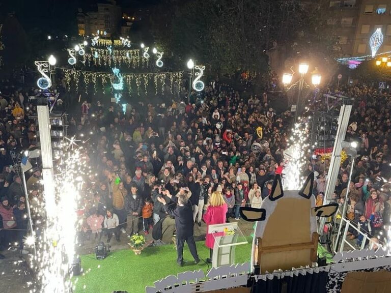 Abel Caballero, invitado sorpresa ao acendido de Nadal de Redondela