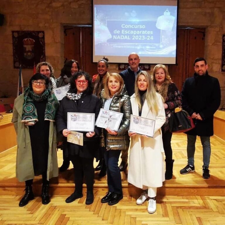 Ponteareas premia a creatividade dos comerciantes coa decoración dos escaparates de Nadal