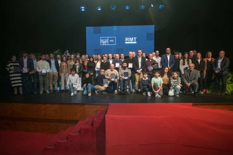 Cristina Soutelo, María León e Pedro Vázquez recibiron o Premio Deportista Tudense