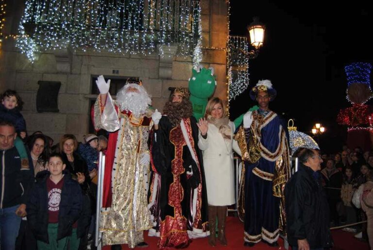 Redondela contará coa mellor cabalgata da historia con seis carrozas e personaxes de conto