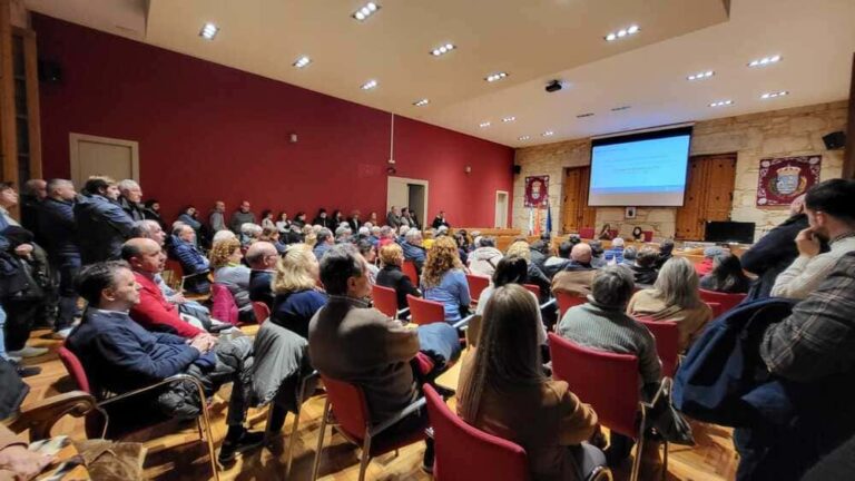 A veciñanza da primeira fase da Área de Rehabilitación Integral de Ponteareas xa poden solicitar as subvencións de ata 30.000 euros
