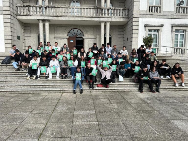 O IES Salvaterra de Miño tamén se une á campaña «Aquí tamén se fala galego»