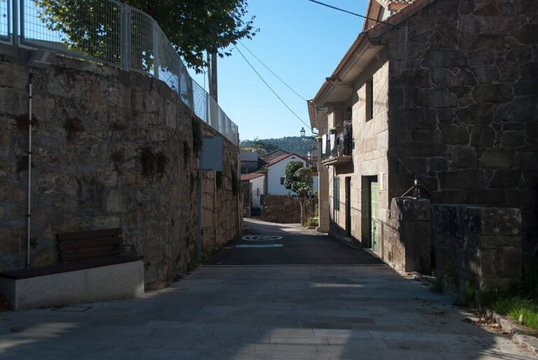 O Concello de Baiona consegue que chegue a fibra óptica a Media Aldea na parroquia de Belesar