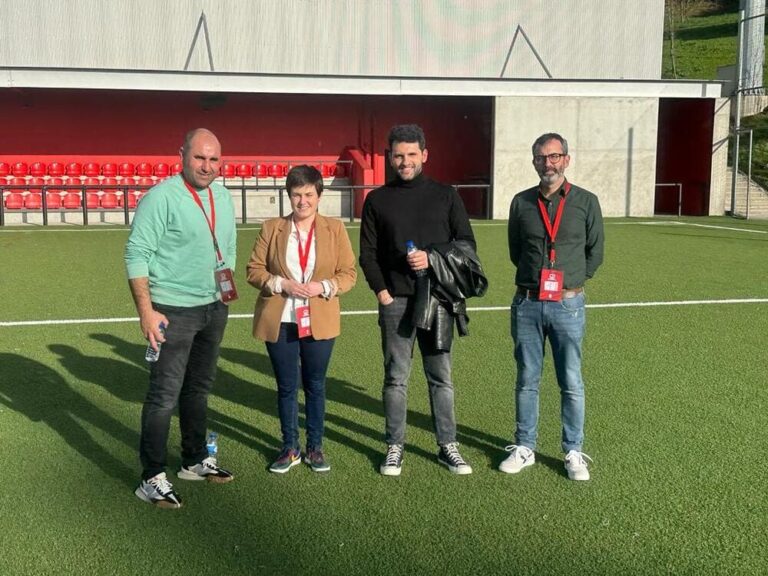 O Rosal busca alternativas sostibles ao caucho para a base do campo de fútbol da Mata