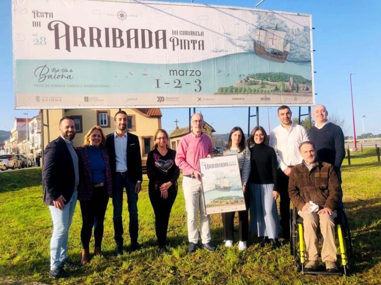 A cartelería da Festa da Arriba volve a súa esencia coa Carabela Pinta e a Fortaleza de Monterreal