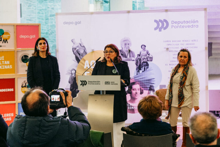 A Deputación pon en marcha cun faladoiro sobre Carmen Babiano a segunda colección de ‘Aquí Faltan Páxinas’