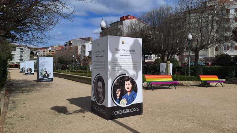 A mostra “Conquistadoras” xa pode visitarse na Alameda Castelao de Redondela