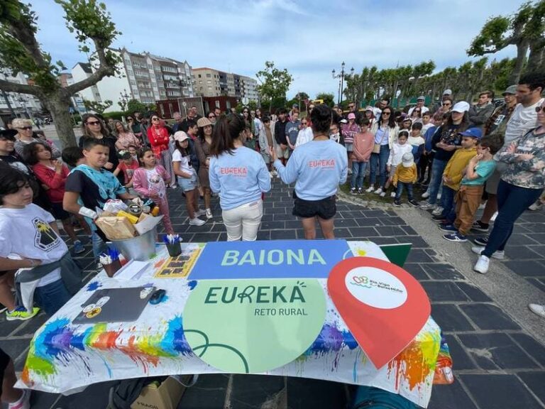 Máis de 250 persoas descubriron a historia de Baiona no arranque de ‘Eureka Reto Rural’