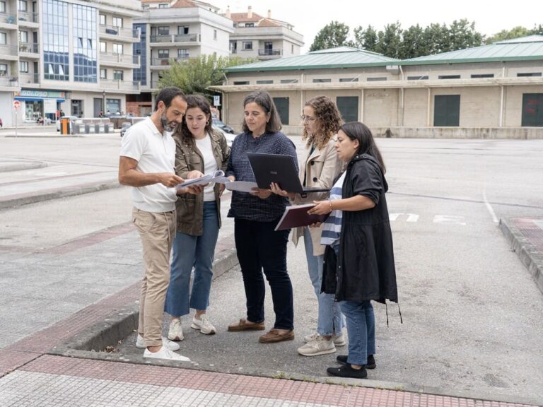 O PP de Tui denuncia que no se ofrezan alternativas aos praceiros ante o peche do mercado municipal por máis de 5 semanas