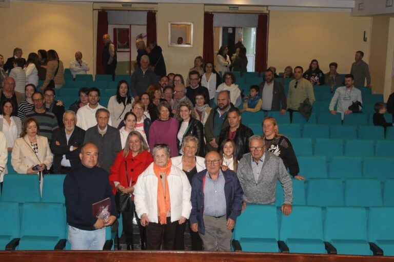 Mondariz recoñece o “traballo e valentía” das primeiras mulleres concelleiras