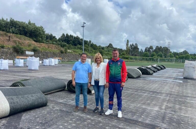 A reforma do Campo de Fútbol de Chapela inclúe novo céspede e melloras na iluminación