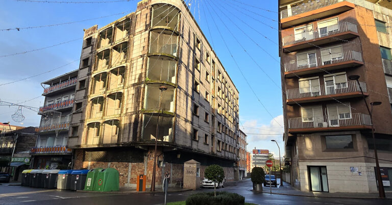 O Porriño modifica o PXOM para rematar un edificio a medio facer durante 30 anos